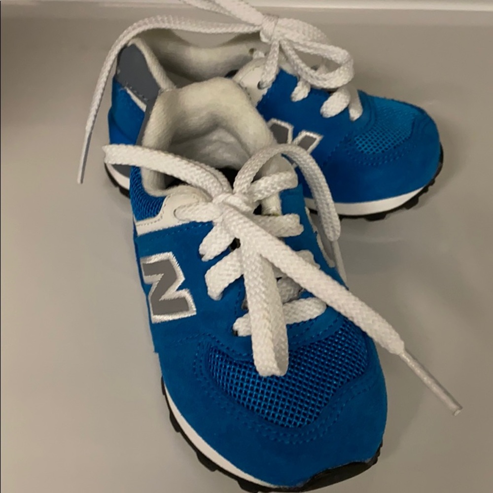 Never worn size 4 blue new balance